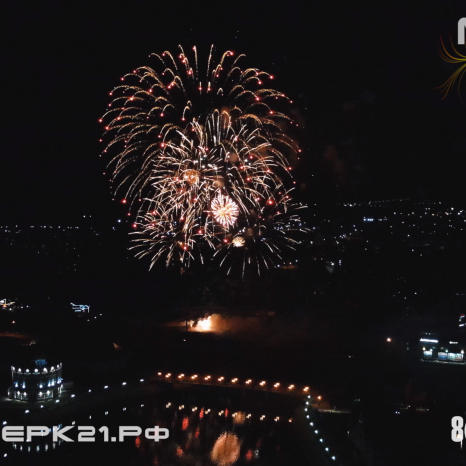 Музыкальный фейерверк в честь Дня Победы 9 мая 2022 года в Йошкар-Оле 